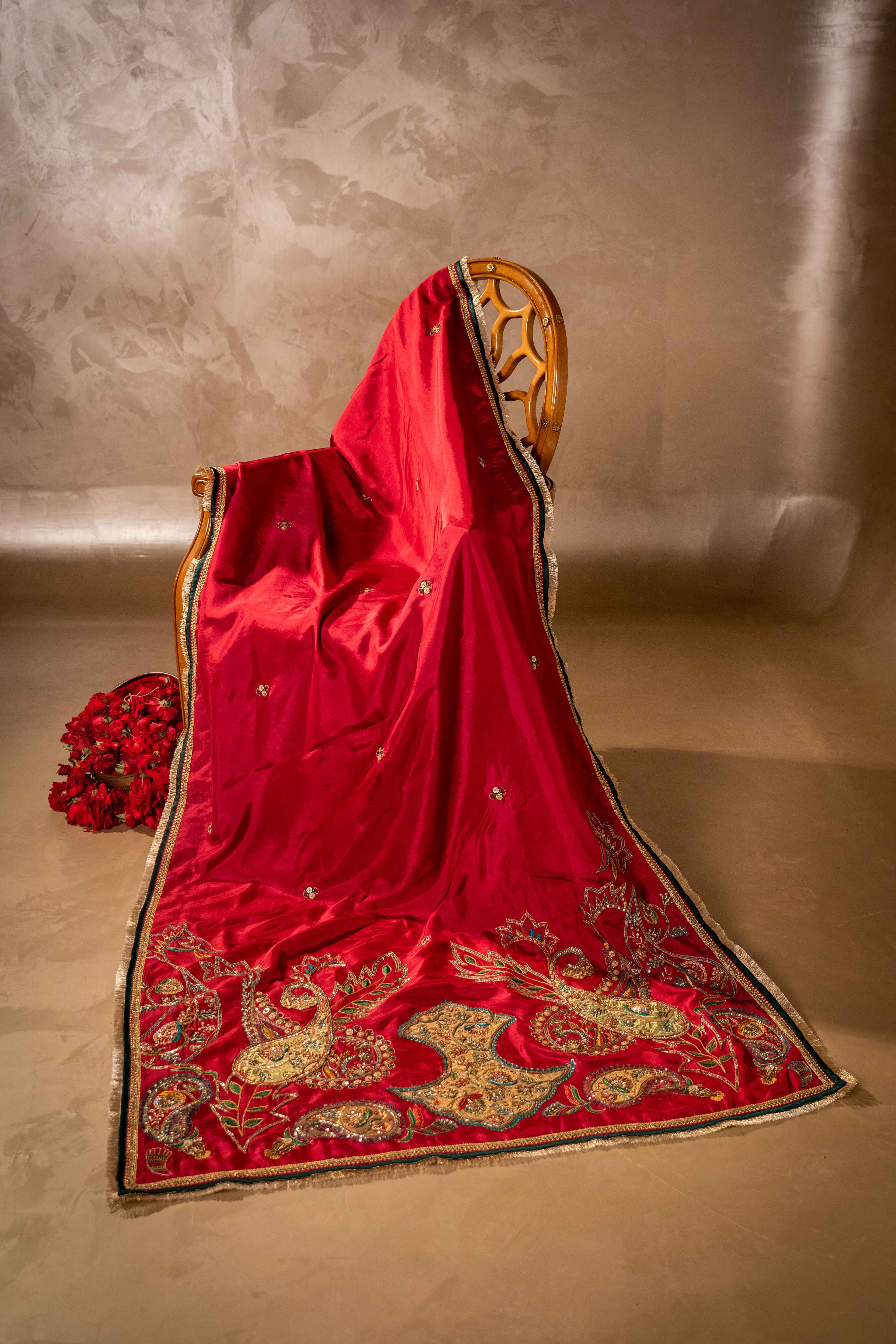 Gul-e-Rani Detail View - Luxury Pakistani Shawl - shoppingkarado.com
