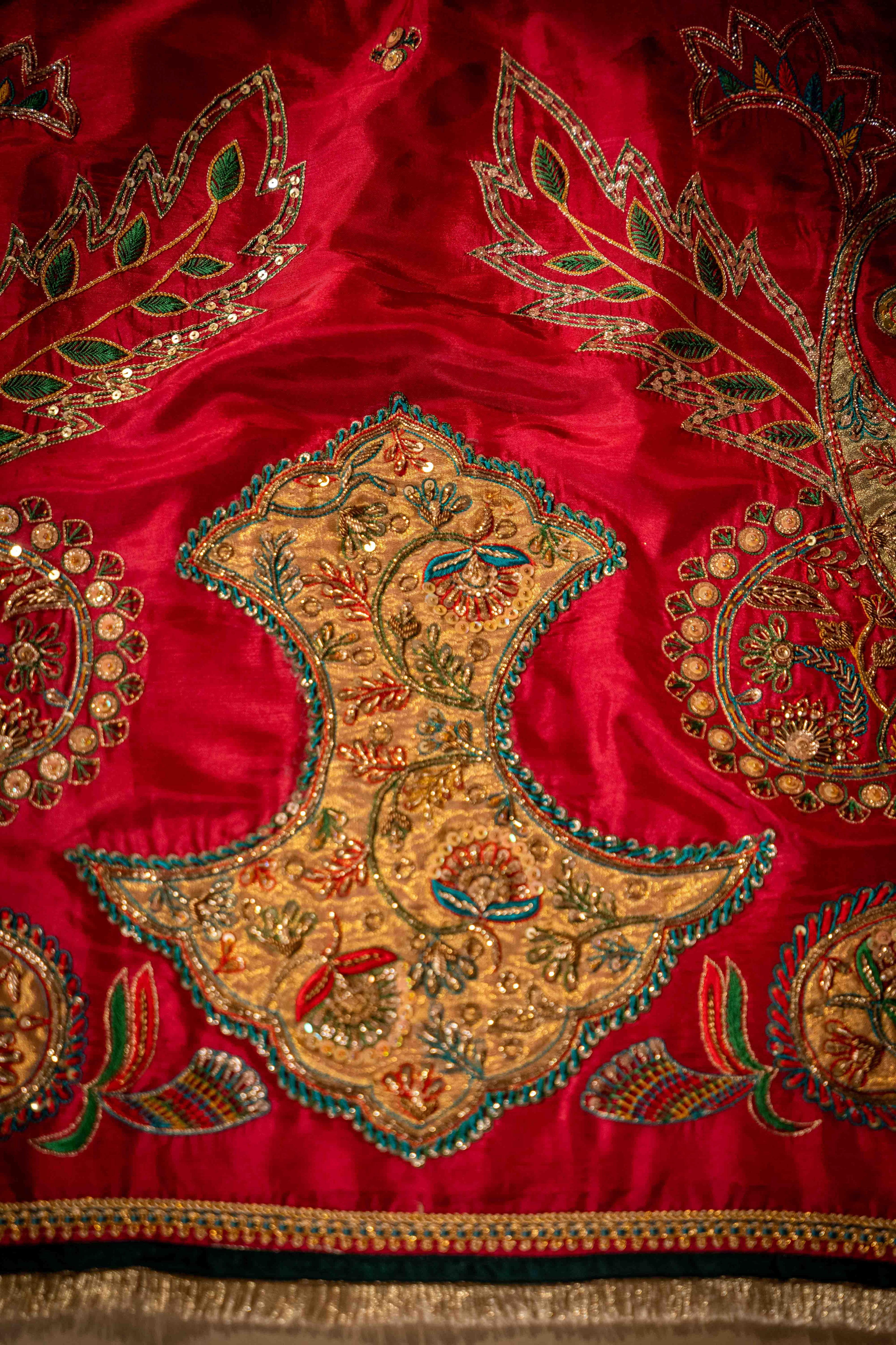 Gul-e-Rani Detail View - Luxury Pakistani Shawl - shoppingkarado.com