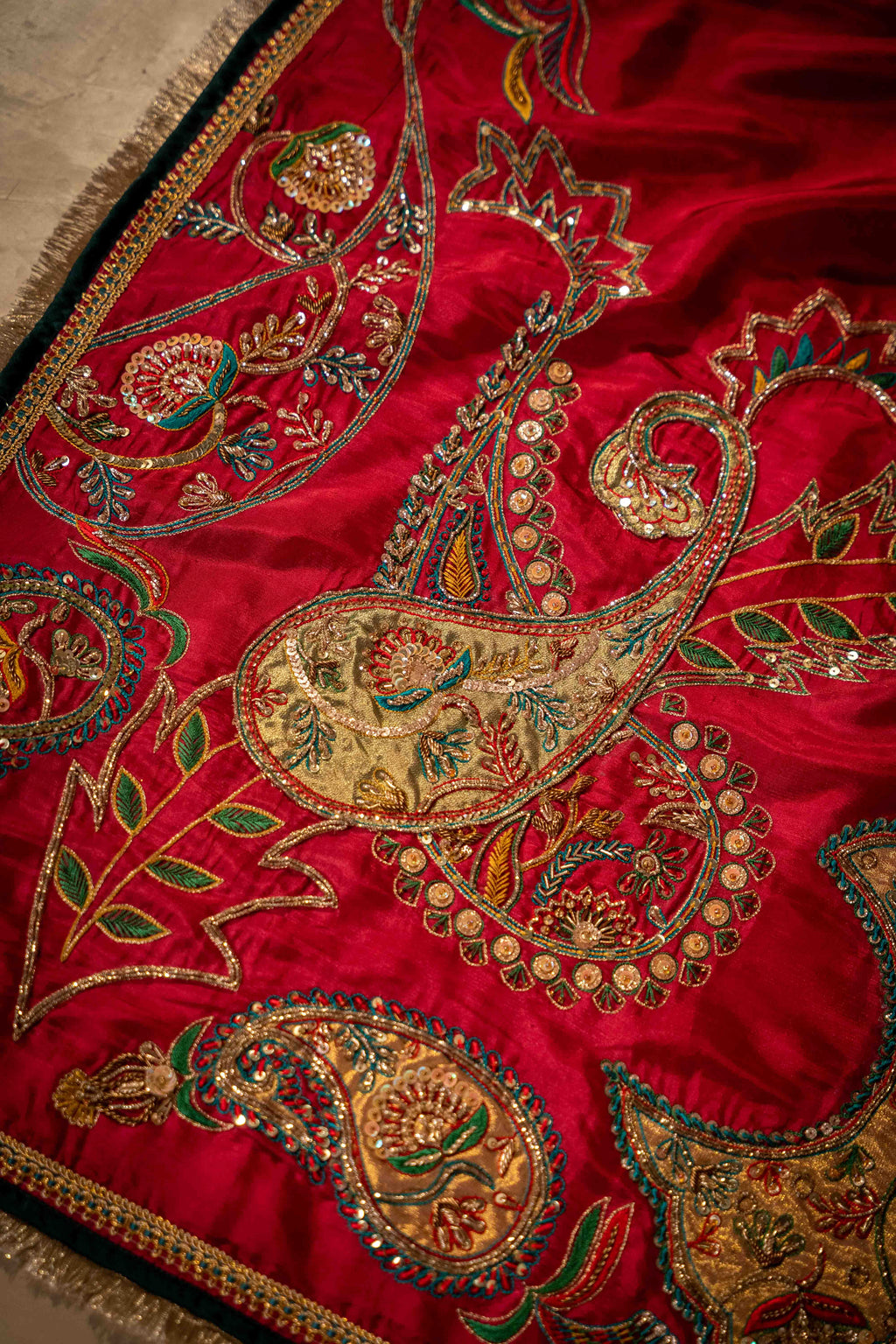 Buy Gul-e-Rani Online - Vashah Handcrafted Shawl - Shopping Karado