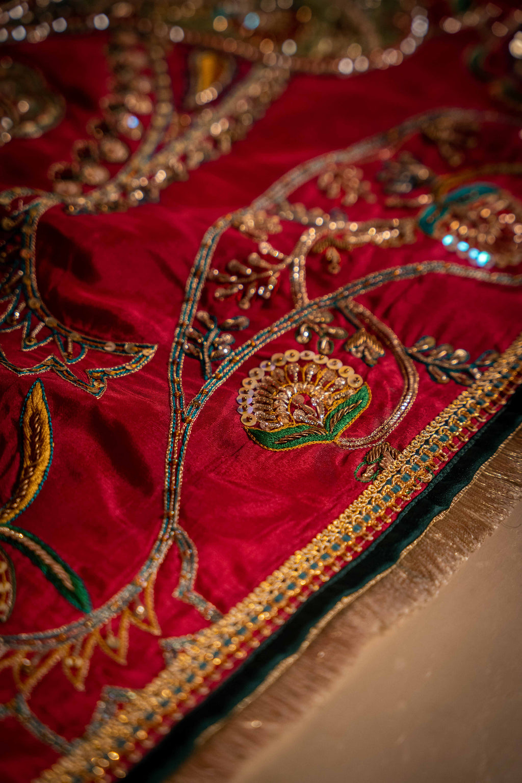 Buy Gul-e-Rani Online - Vashah Handcrafted Shawl - Shopping Karado