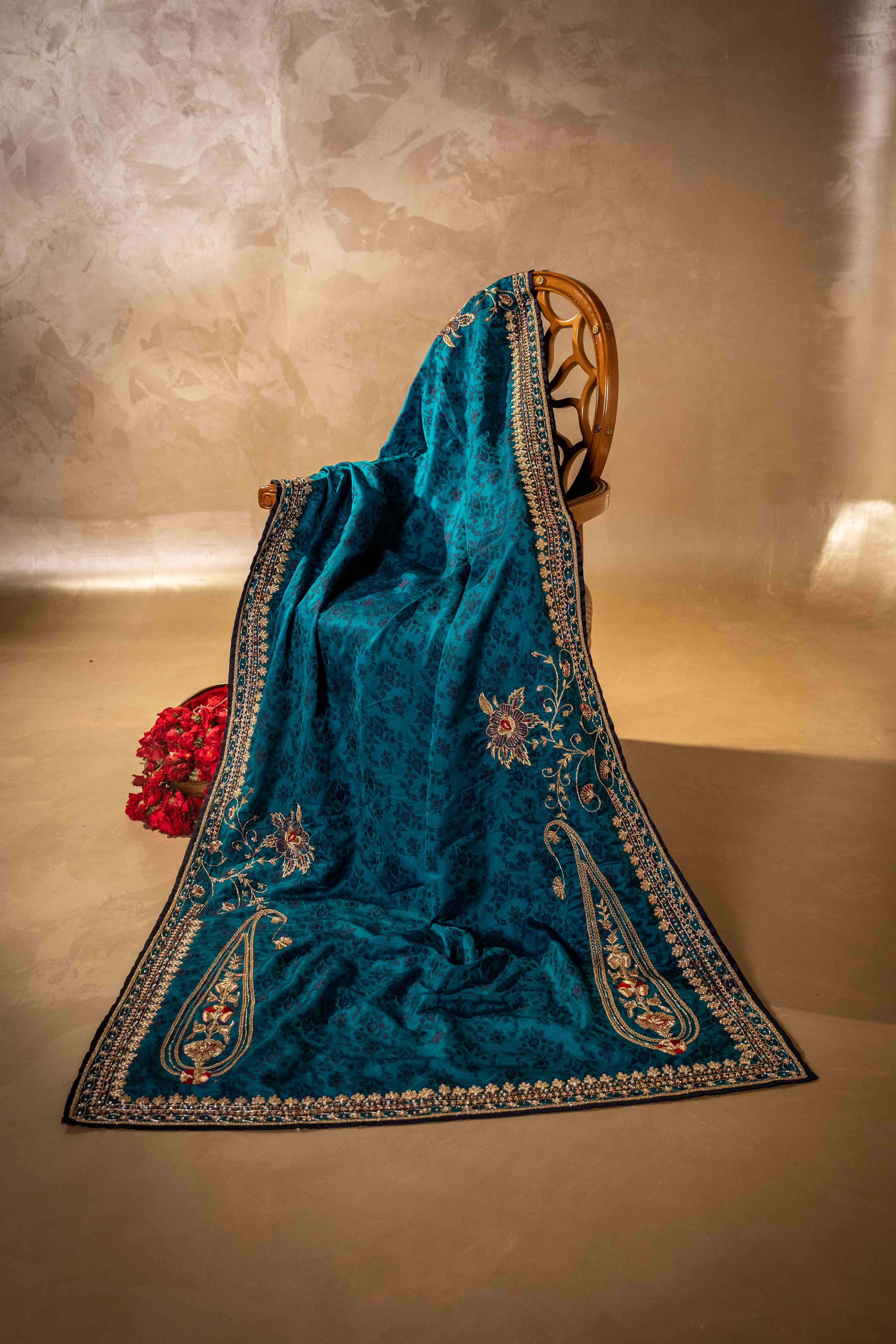 Neela Sabz Detail View - Luxury Pakistani Shawl - shoppingkarado.com