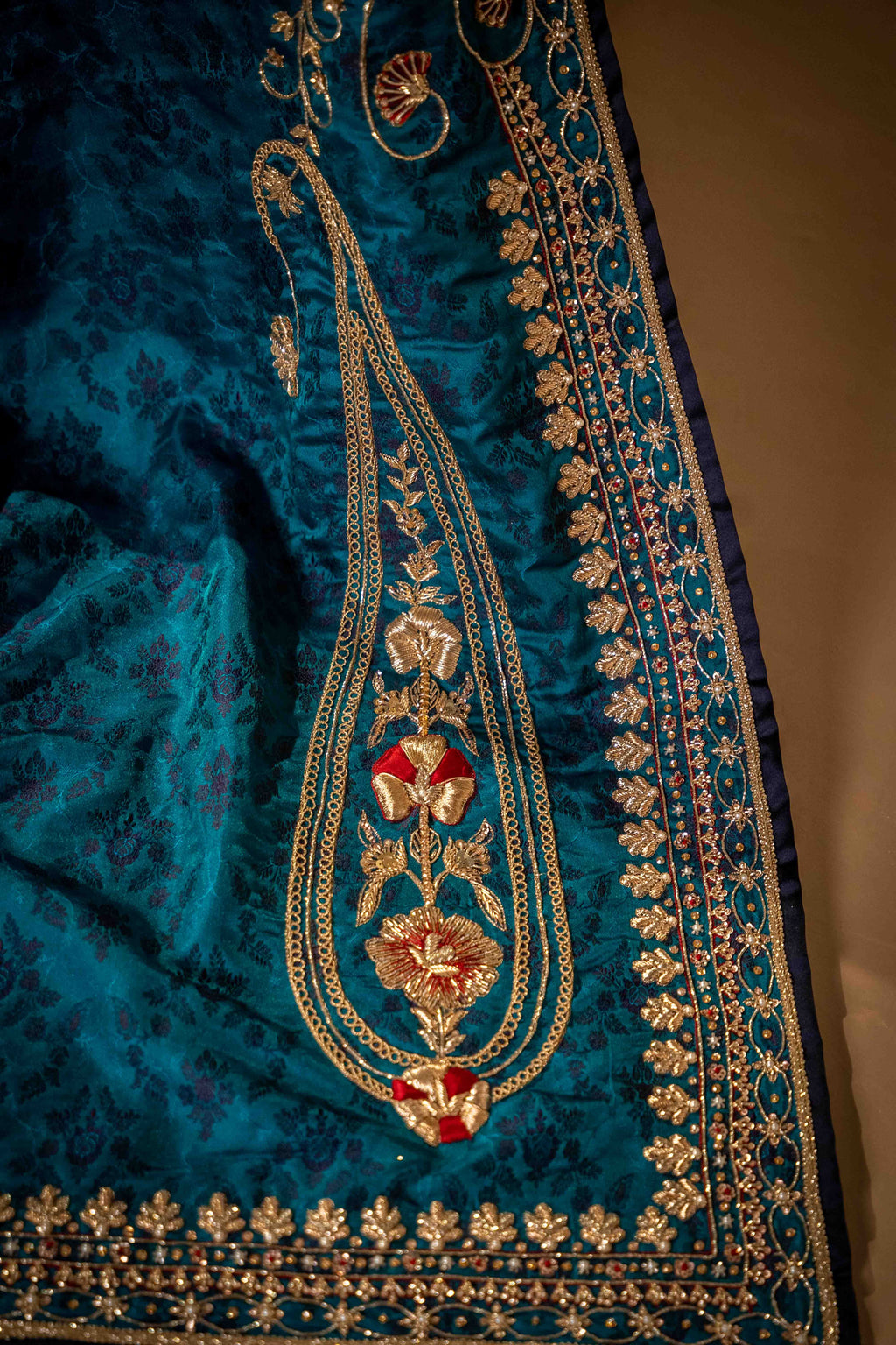 Buy Neela Sabz Online - Vashah Handcrafted Shawl - Shopping Karado