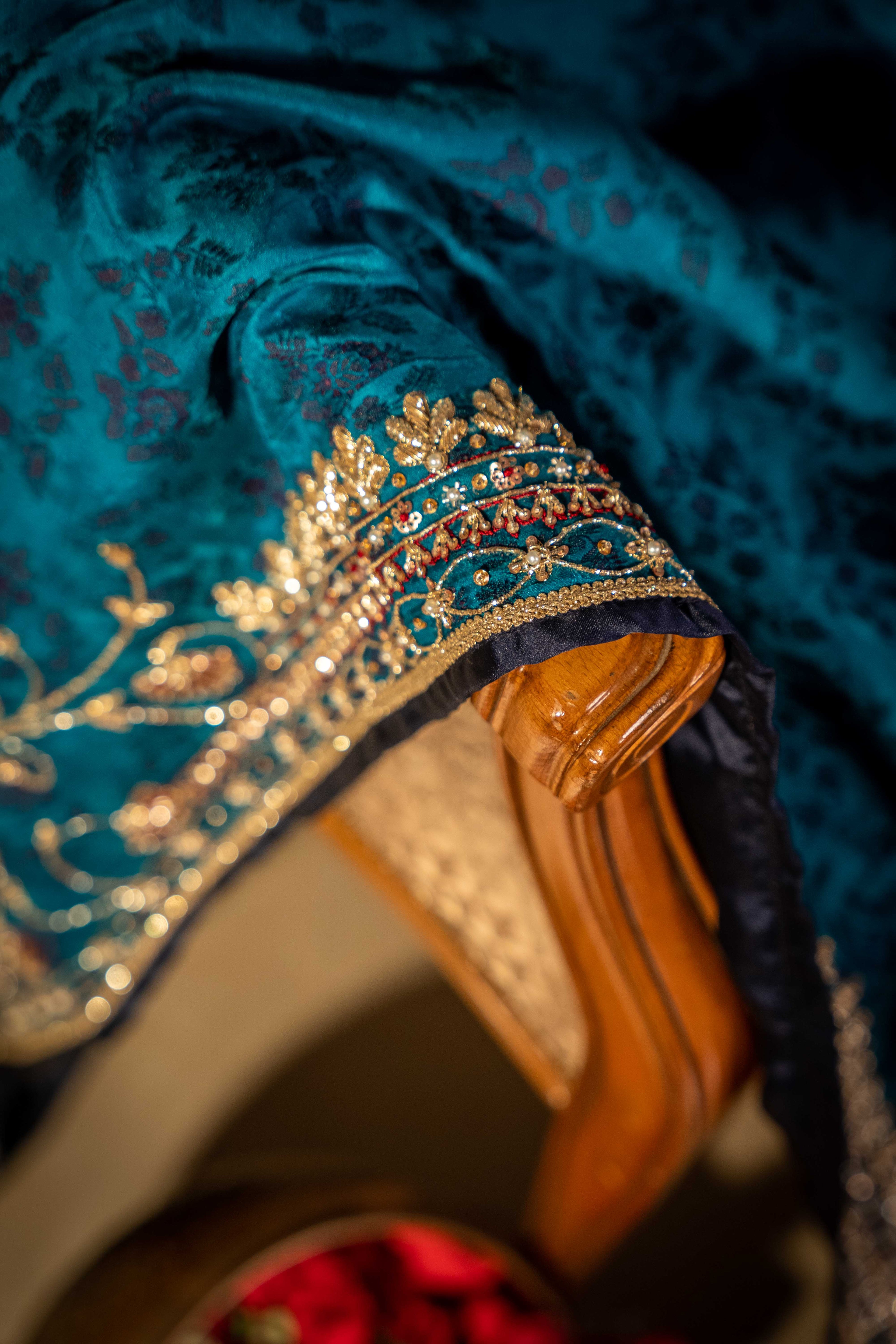 Neela Sabz Detail View - Luxury Pakistani Shawl - shoppingkarado.com