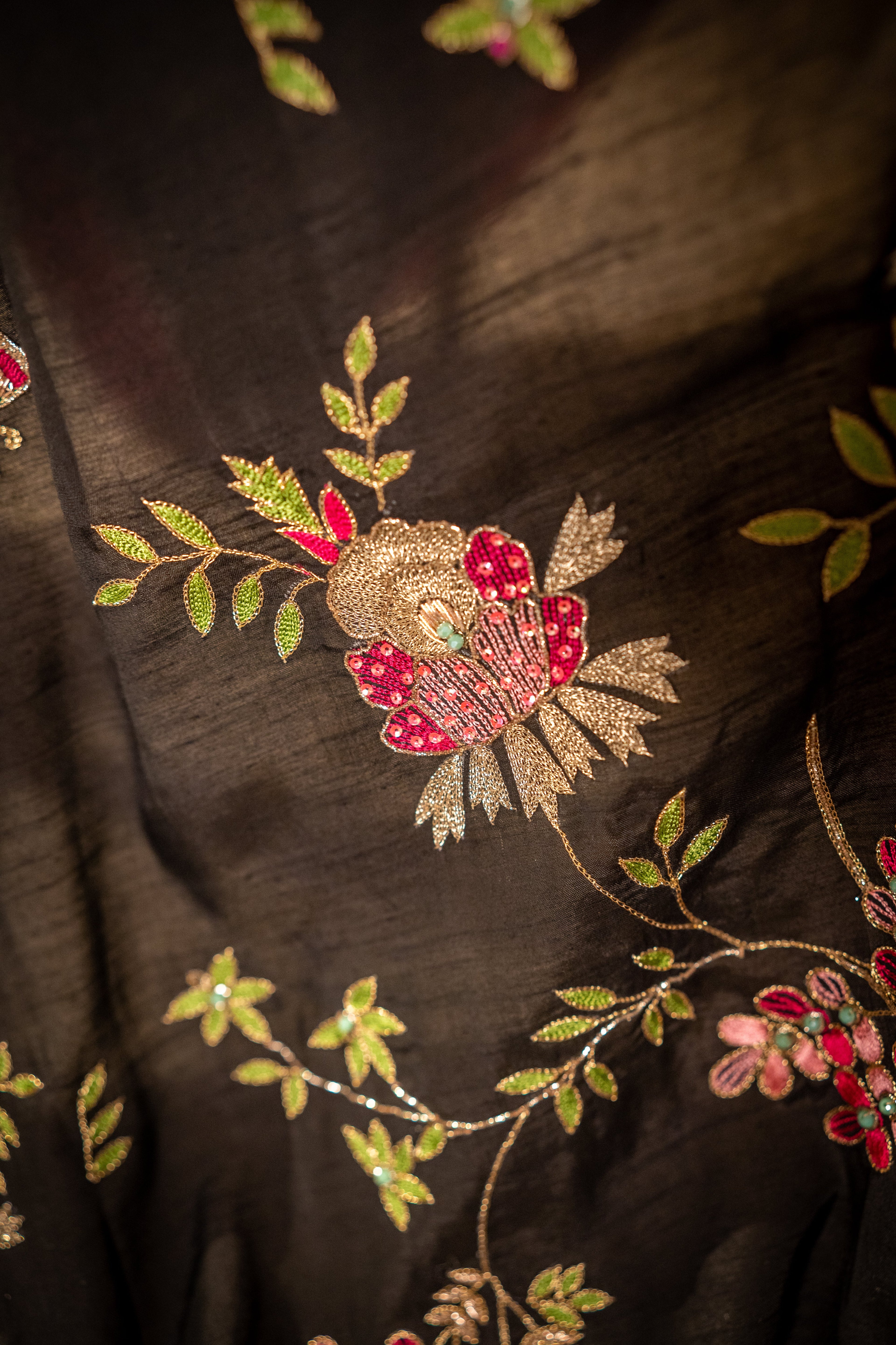 Buy Chintz Noir Online - Vashah Handcrafted Shawl - Shopping Karado