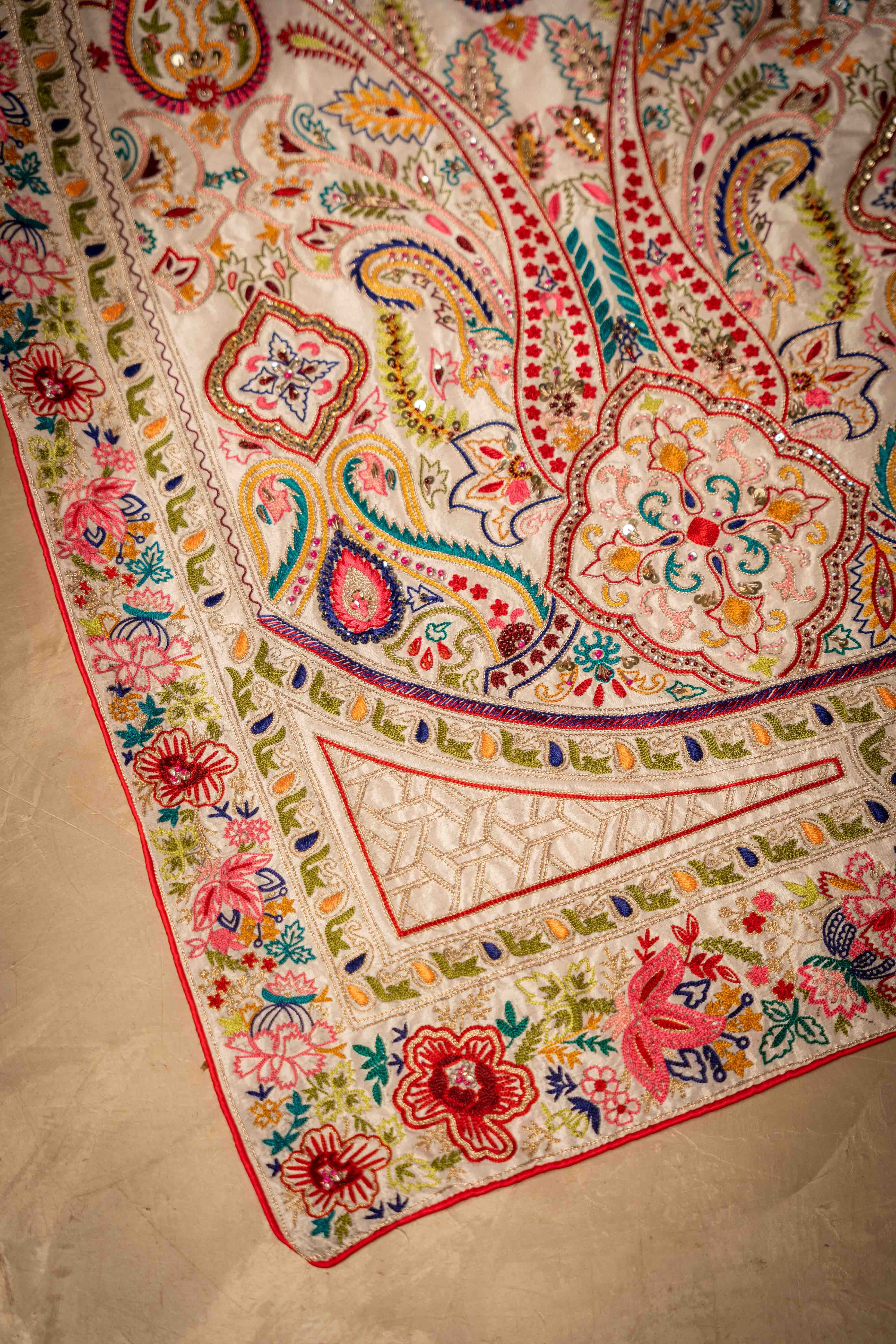 Buy Kashmiri Online - Vashah Handcrafted Shawl - Shopping Karado
