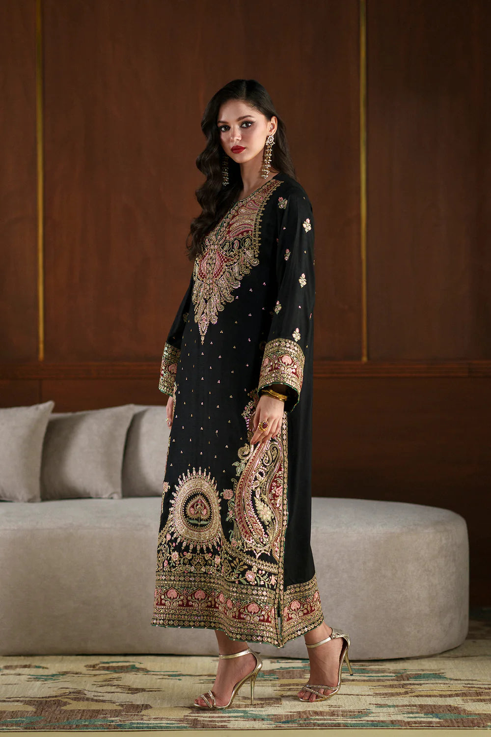 EMBROIDERED KAFTAN