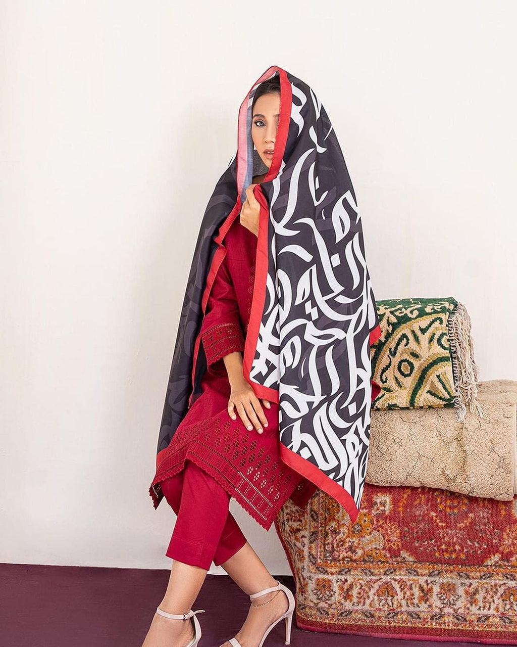 Huroof Odhni Mehroon - Shopping Karado Pakistan