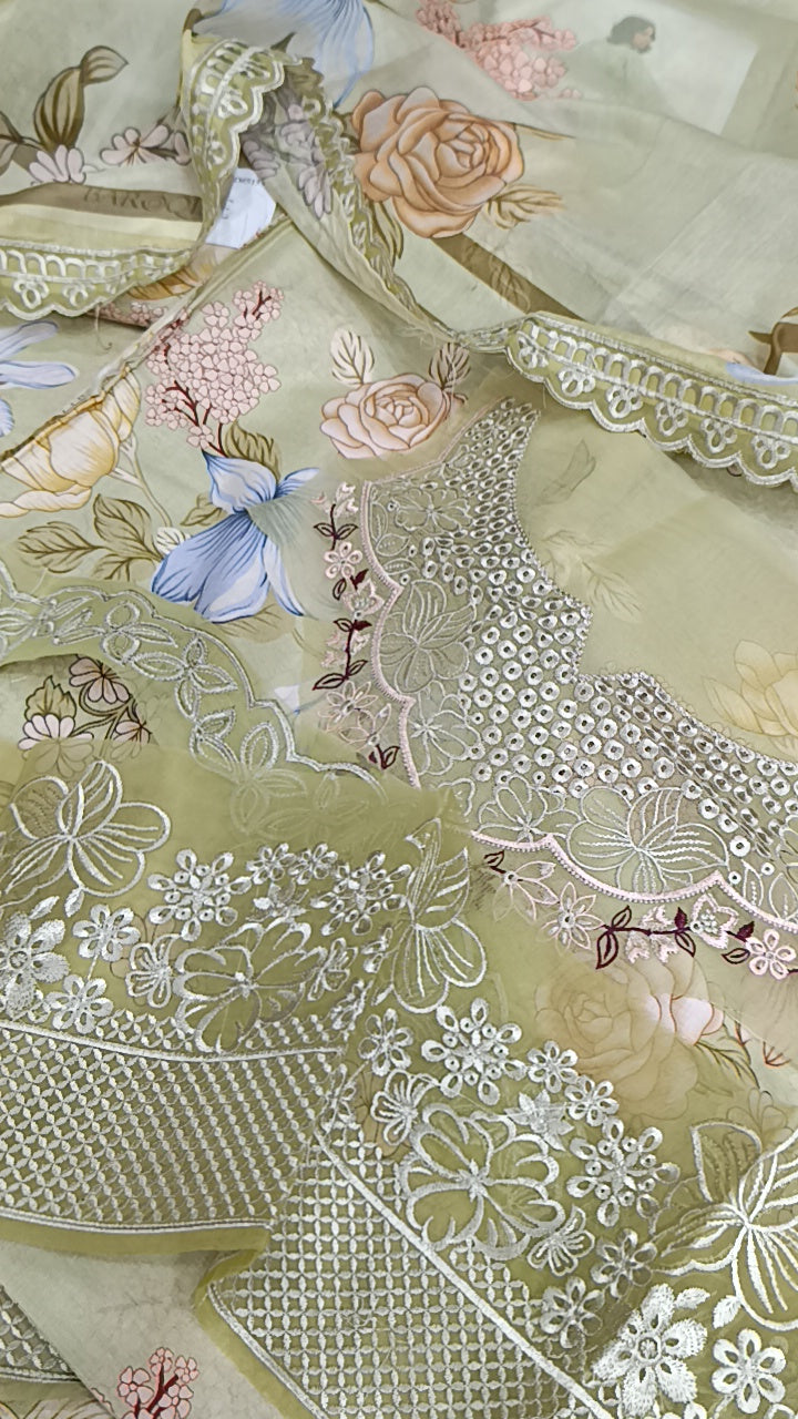 Buy 3Pc Baroque Khakaan Lawn Online at Shopping Karado - Premium Quality Unstitched Suit