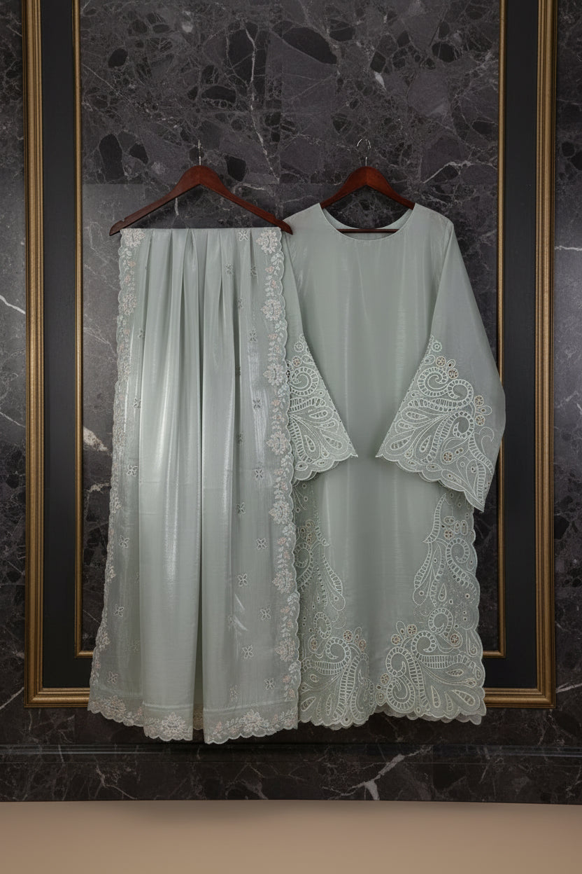 Three-piece Sheesha Silk Luxury Pret