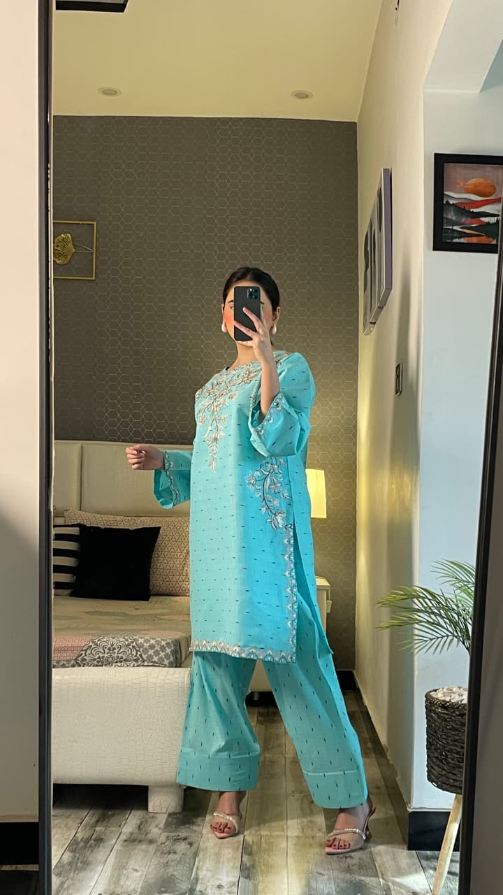 Buy Layla 2Pc Online at Shopping Karado
