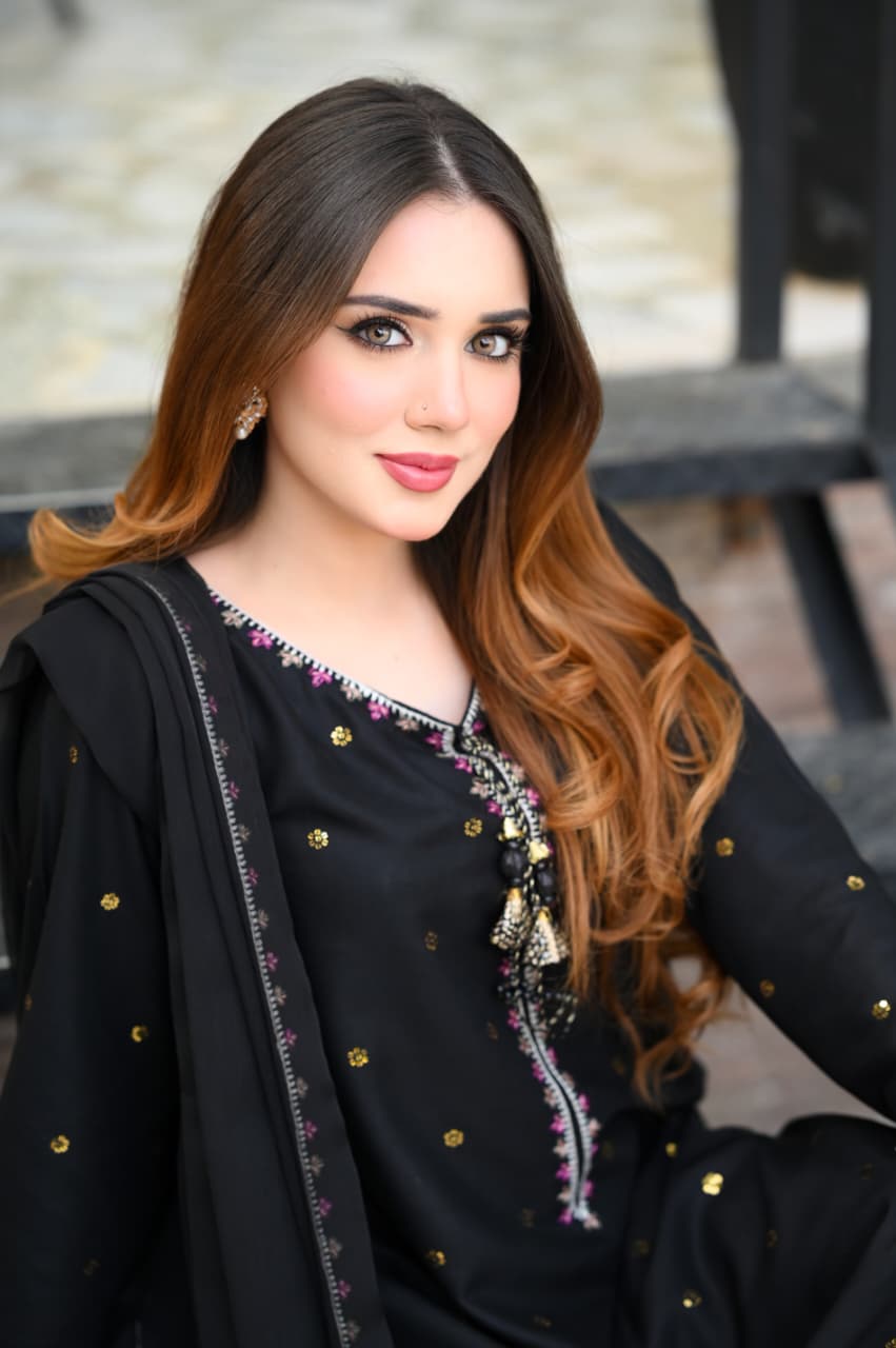 ZARQA EMBROIDERED 3PC (FARSHI)