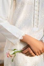 IVORY GLINT- 3PC EMBROIDERED LAWN SUIT